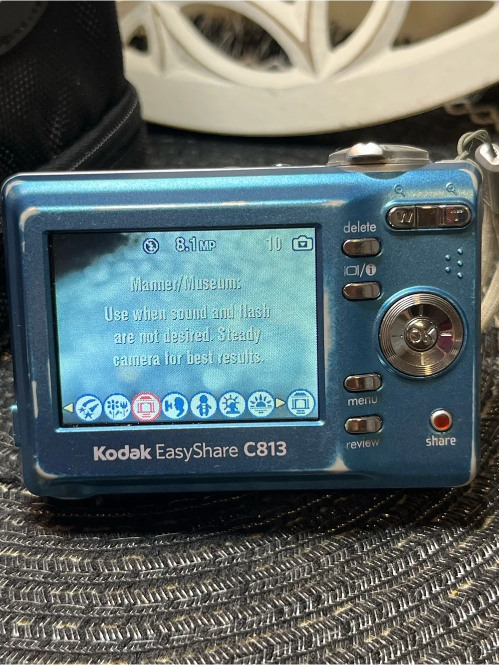 Kodak EasyShare C813 Digital Camera W/Black Carry Case In good working condition